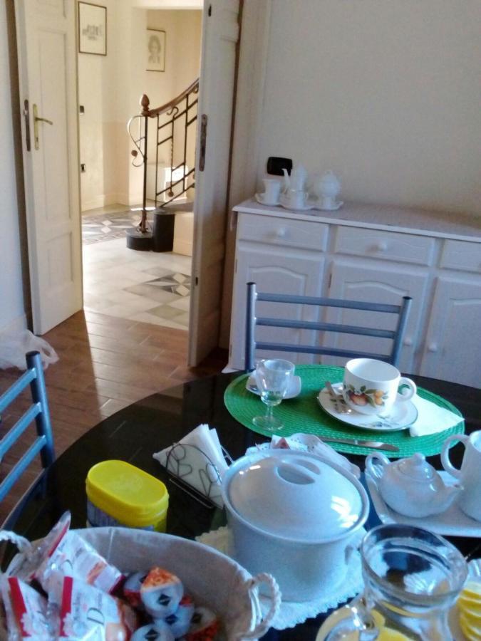 اوزيري B&B Dal Cardinale الغرفة الصورة